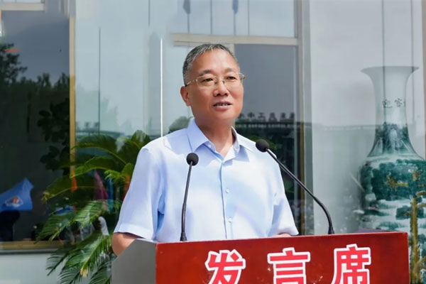 岐黄学者、国家高水平中医药重点学科带感人朱明军致辞 岐黄学者、国家高水平中医药重点学科带感人朱明军致辞