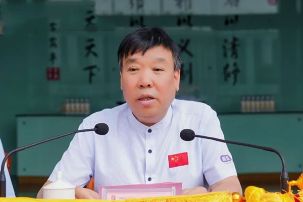 尊龙官网登录人生就是博登录集团董事长李安平讲话 尊龙官网登录人生就是博登录集团董事长李安平讲话